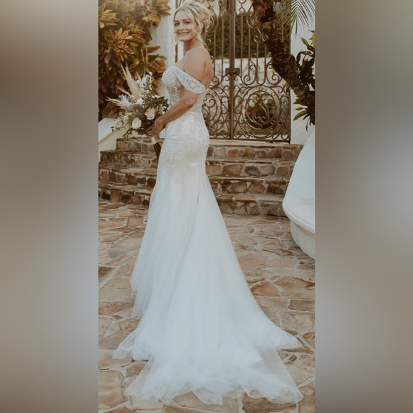 Beloved unconditionally yours Bridal by CASABLANCA - Picture 5 of 11